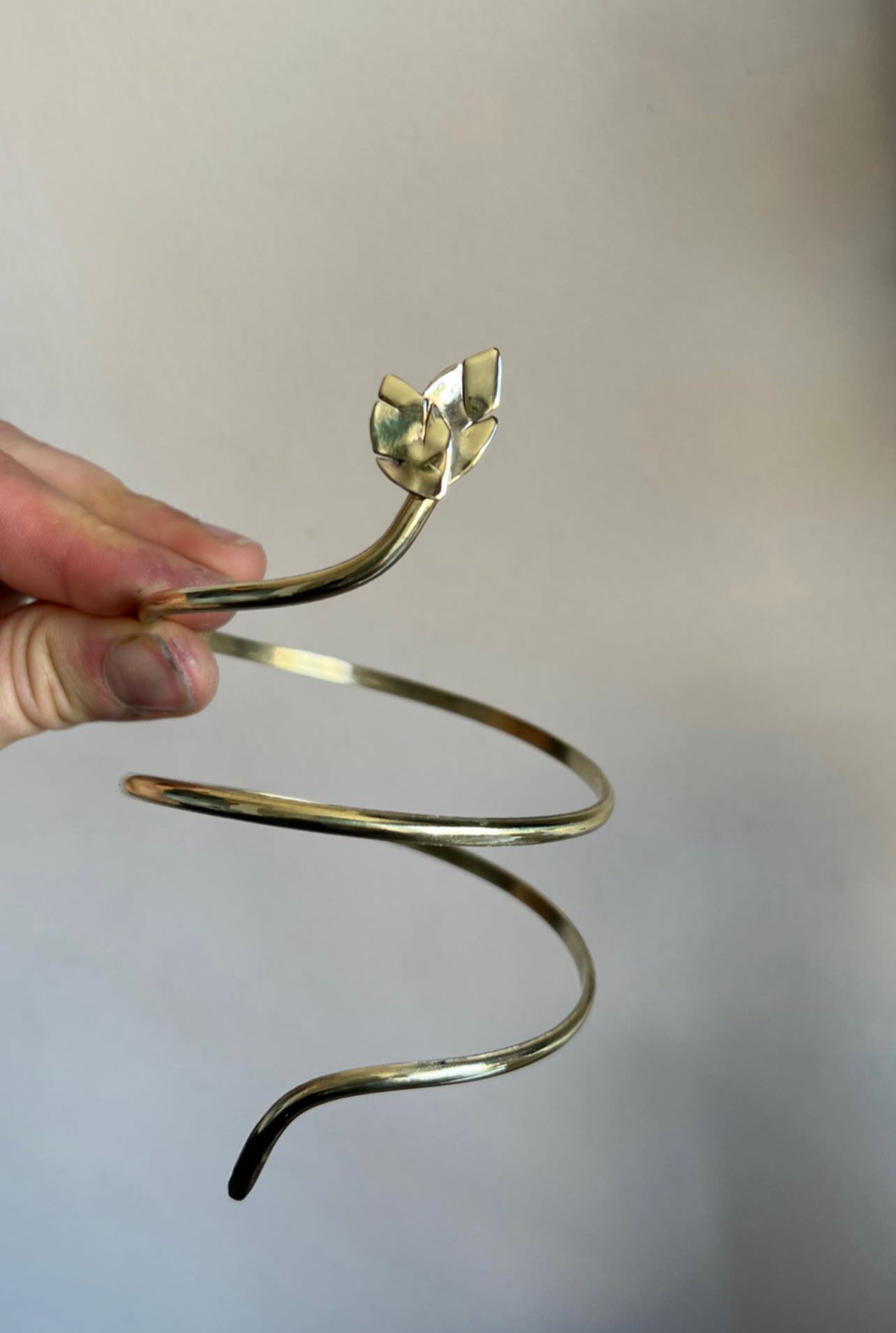 Brazalete espiral hojitas