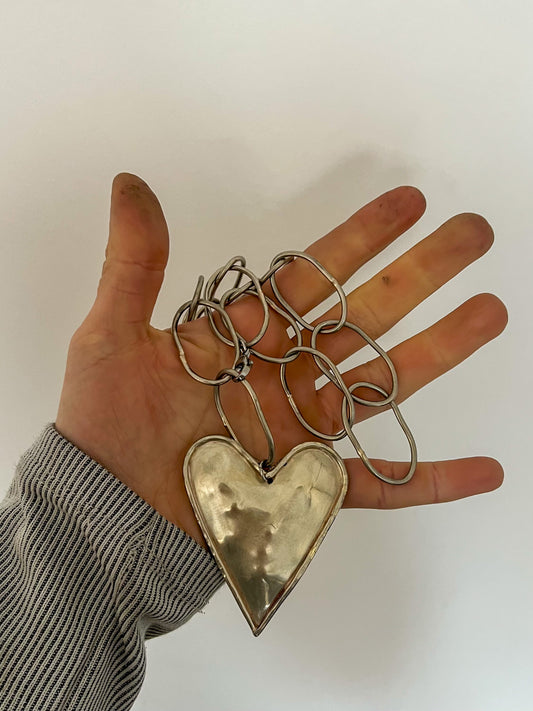 Corazón con cadena hecha a mano