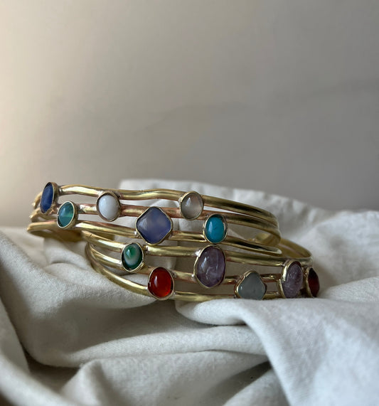 Gargantilla triple con piedras