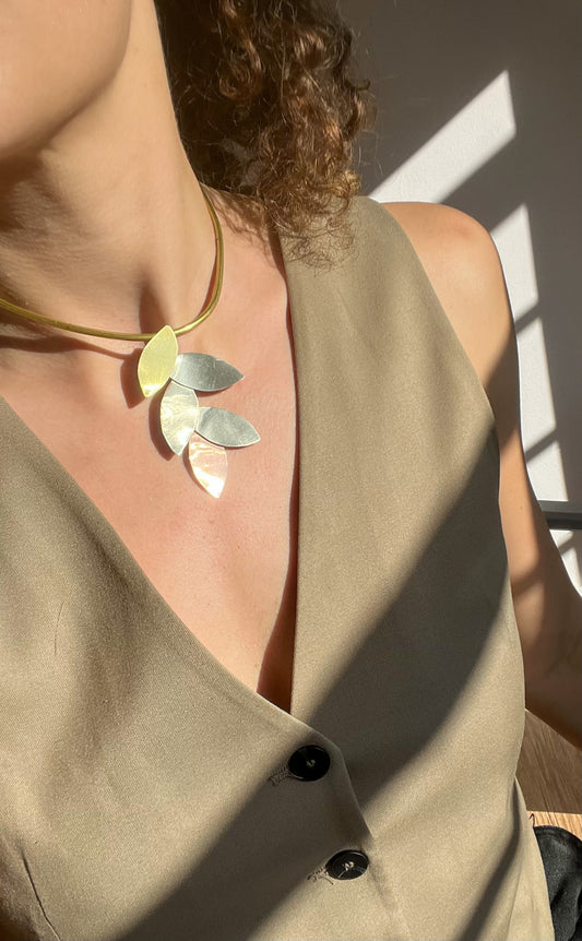 Gargantilla multi hojita