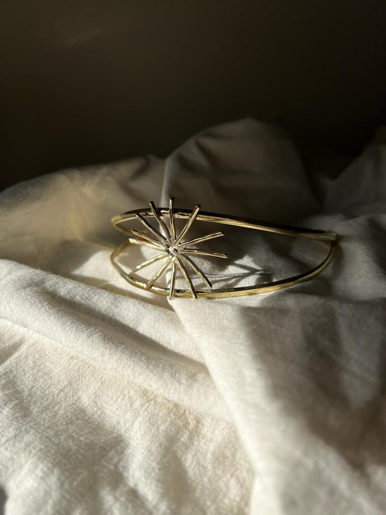 Gargantilla doble sol en el medio